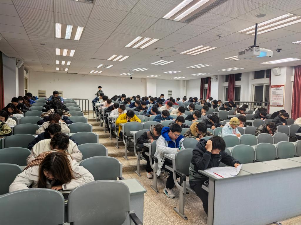 雅思全真模拟测试-笔试1.jpg